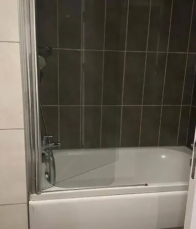 Wonderful Flat Near Akbati Mall 아파트 *