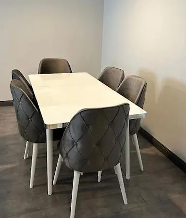 Wonderful Flat Near Akbati Mall 아파트